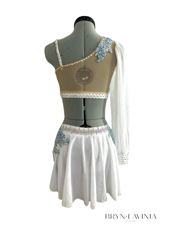 NEW Adult Small white/light blue ready to ship costume